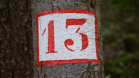 Τρίτη και 13 vs Παρασκευή και 13