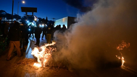 Ένταση σε μπλόκο στο Καναβάρι