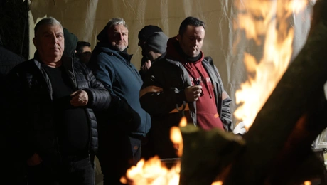 Αγρότες στο μπλόκο της Νίκαιας