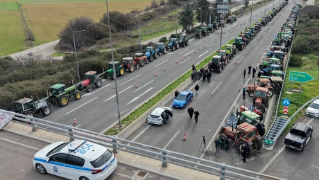 Αγρότες - τρακτέρ