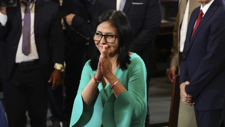 Η Ντέλσι Ροντρίγκες στην ορκωμοσία της