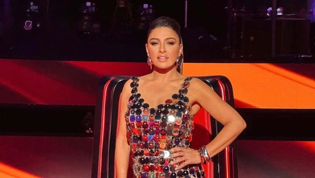 Έλενα Παπαρίζου