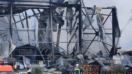 Φωτιά σε μπισκοτοβιομηχανία στα Τρίκαλα 