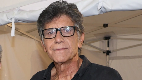 Γιάννης Μπέζος