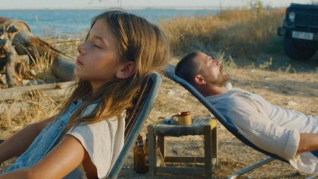 Κράτα Με ταινία