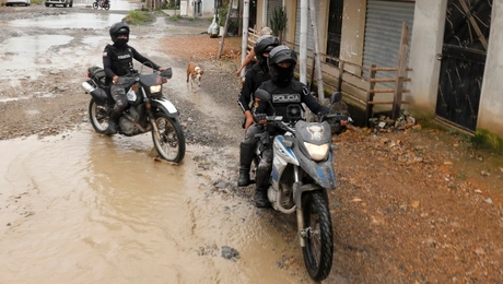 Αστυνομικοί στον Ισημερινό