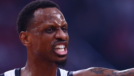 Τζέιμς Νάναλι