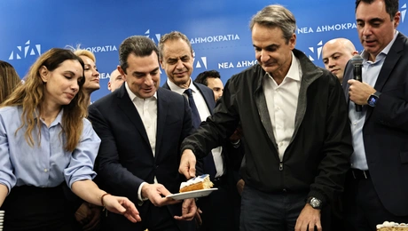 Κοπή πρωτοχρονιάτικης πίτα στα γραφεία της ΝΔ