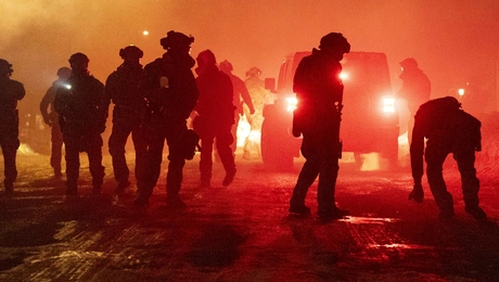 Συγκρούσεις διαδηλωτών με την αστυνομία για τη δολοφονία στη Μινεάπολη