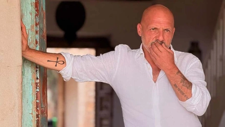 Νίκος Μουτσινάς