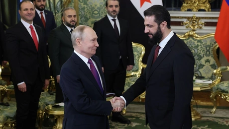 Υποδοχή Αλ Σάρα από τον Πούτιν στο Κρεμλίνο