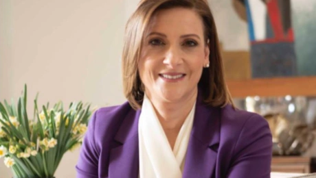 Η Φιλίππα Καρσερά