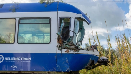 τρένο-ατυχημα-δέντρο