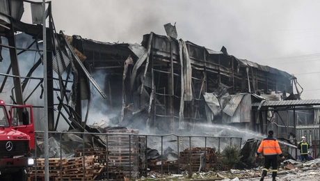 Φωτιά σε μπισκοτοβιομηχανία στα Τρίκαλα 