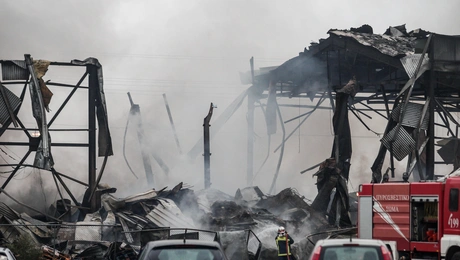 Φωτιά σε μπισκοτοβιομηχανία στα Τρίκαλα 