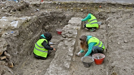 Εικόνα από τις ανασκαφές στο Φάνο της Ιταλίας όπου ανακαλύφθηκε η βασιλική του Βιτρούβιου