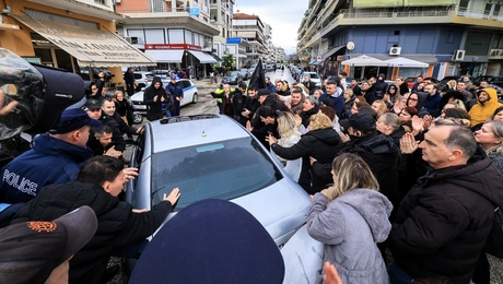 Μεταφορά του ιδιοκτήτη της «Βιολάντα» στον ανακριτή