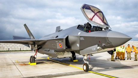 Ένα Lockheed Martin F-35A Lightning II σε στρατιωτική βάση του Βελγίου