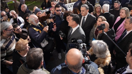 Ο Άδωνις Γεωργιάδης στο νοσοκομείο Μυτιλήνης