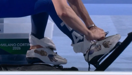 Ο Ιταλός Ντάβιντε Γκιότο έχει στα παγοπέδιλά του τα αποτυπώματα του γιου του