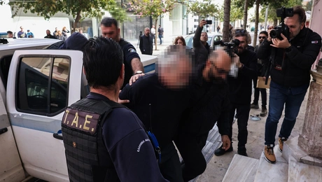 Μεταφορά του αδελφοκτόνου στο εισαγγελέα