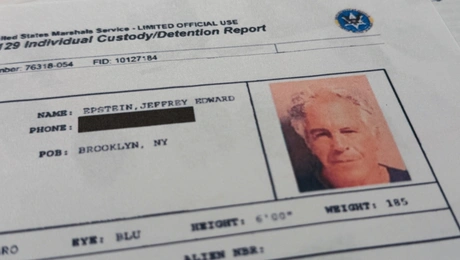 Μέρος των αρχείων που περιλαμβάνονται στον φάκελο της υπόθεσης του Τζέφρι Επστάιν