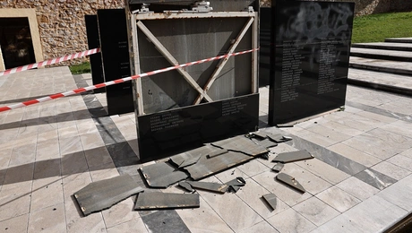 Καισαριανή μνημείο