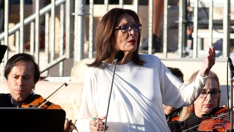 Νάνα Μούσχουρη