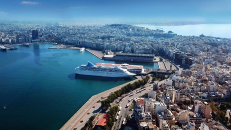 Κρουαζιερόπλοιο στο λιμάνι του Πειραιά