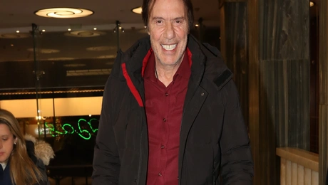 Στράτος Τζώρτζογλου