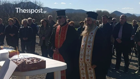 Τρισάγιο για τα Τέμπη