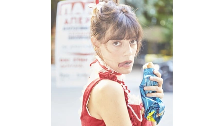 Ο Γρηγόρης Χατζάκης και η Χριστίνα Χειλά-Φαμέλη, στην πρώτη τους θεατρική συνεργασία