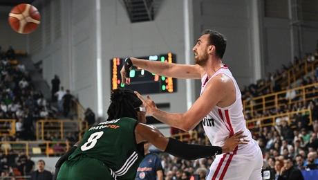 Νίκολα Μιλουτίνοφ