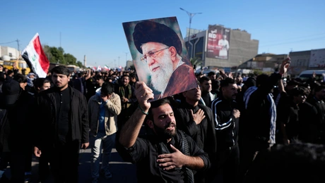 Θρήνος για τον Αγιατολάχ Αλί Χαμενεΐ