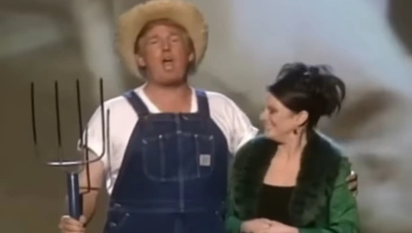 Ο Ντόναλντ Τραμπ αγρότης στα βραβεία Emmy το 2005