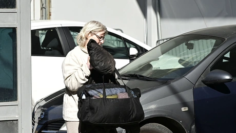 Παραδόθηκε η Ελένη Ζαρούλια