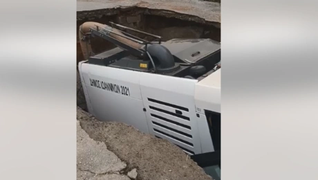 Μεγάλη καθίζηση στα Ιωάννινα «κατάπιε» όχημα