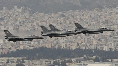 Στρατιωτική παρέλαση 25ης Μαρτίου