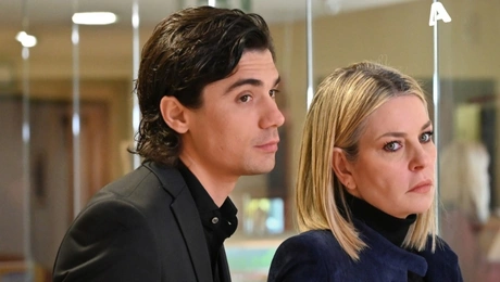 Να Μ'αγαπάς Λευτέρης Σοφία