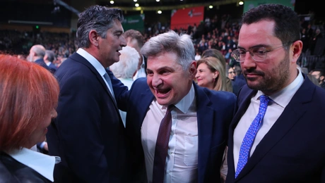 Νικόλας Φαραντούρης