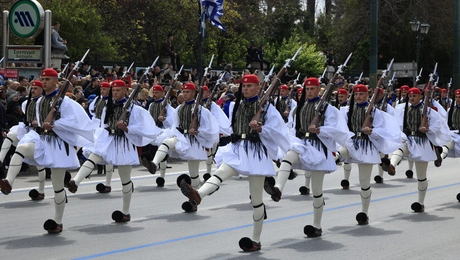 Στρατιωτική παρέλαση