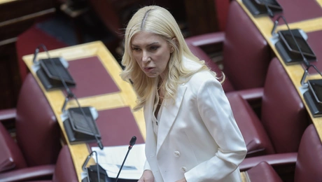 Φωτεινή Αραμπατζή