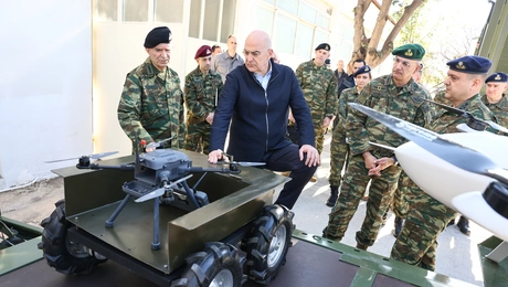 Επίσκεψη Δένδια σε εργοστάσιο κατασκευής drone των ενόπλων δυνάμεων