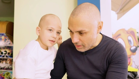 Ο μικρός Γιώργος με τον Κοσμά Μαρινάκη