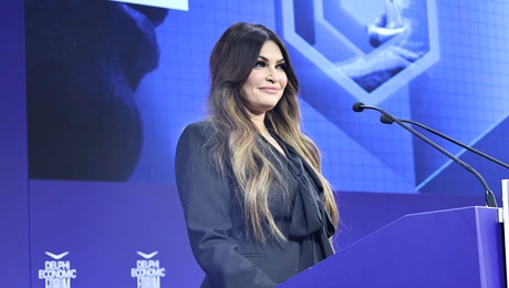 Η Κίμπερλι Γκιλφόιλ στο φόρουμ των Δελφών