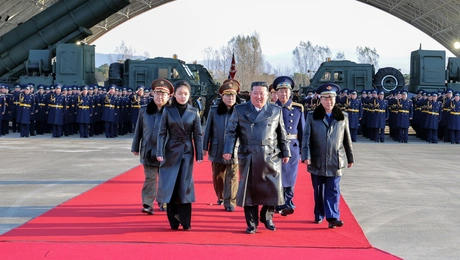 Κιμ Γιονγκ Ουν με την κόρη του, Τζου Άε