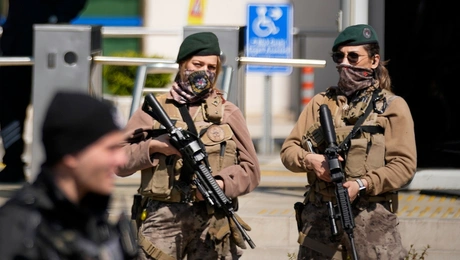 κωνσταντινουπολη επιθεση πυροβολισμοι νεκροσ 