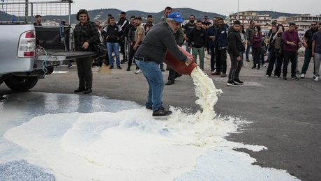 Η διαμαρτυρία των κτηνοτρόφων στο λιμάνι της Λέσβου