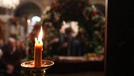 Ακολουθία του Επιταφίου Θρήνου στη Μητρόπολη Αθηνών - Δείτε Live