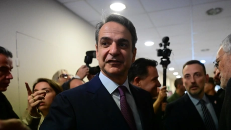 Ο Κυριάκος Μητσοτάκης στο νοσοκομείο «Μεταξά»